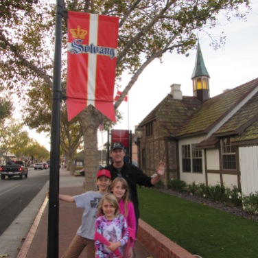 solvang-banner-dad-and-kids